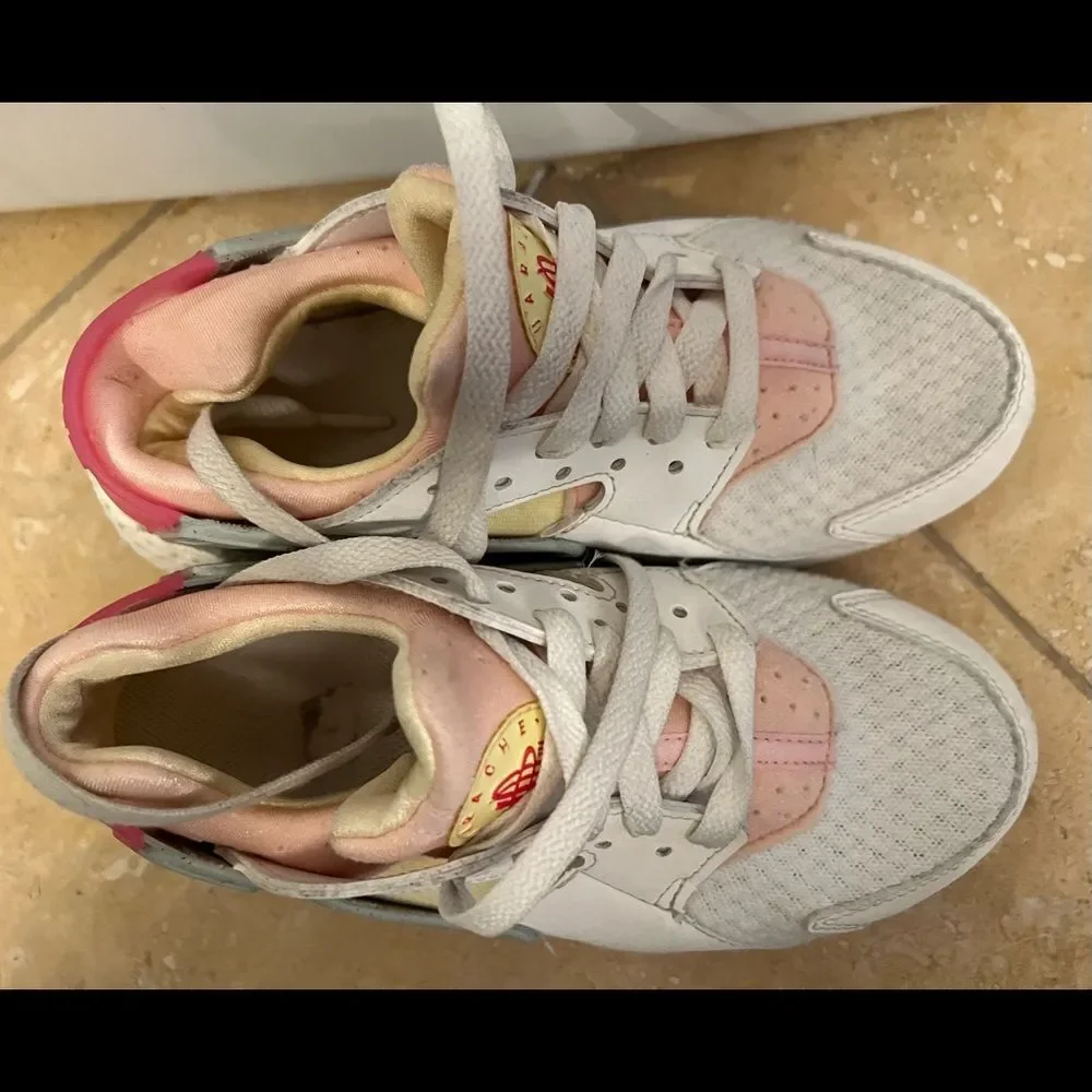 BIG KIDS' NIKE HUARACHE RUN CASUAL SHOES 3.5